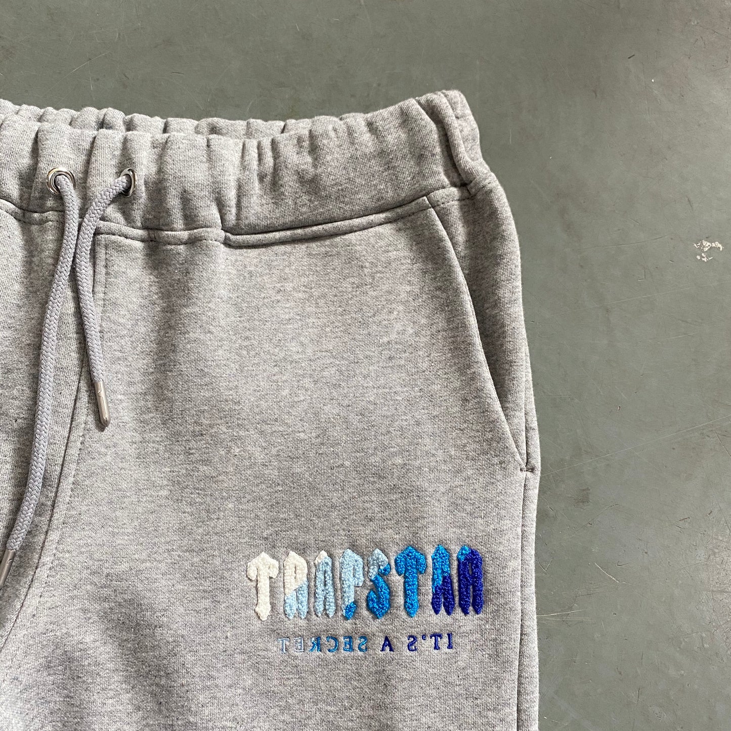 CHENILLE TRAPSTAR GREY/BLUE TRACKSUIT 1.0
