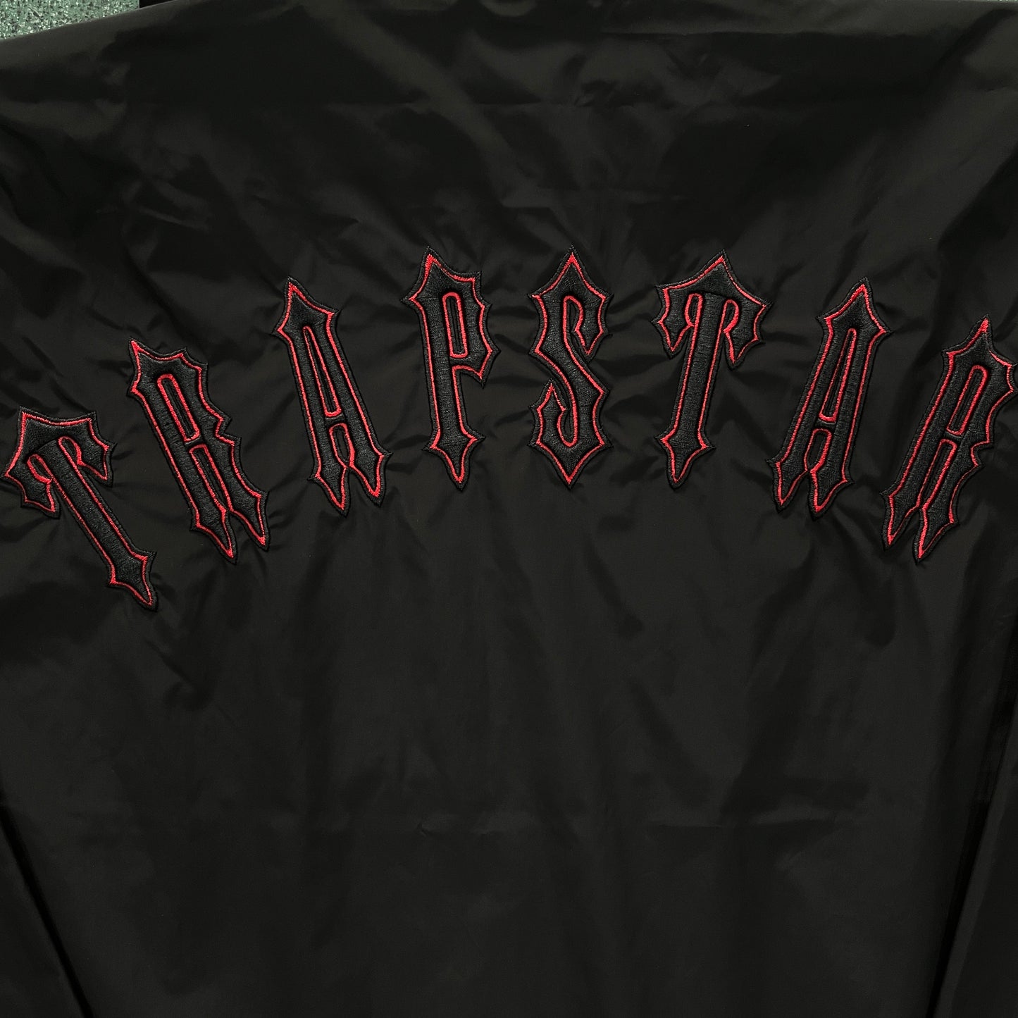 HYPERDRIVE ZIP TRACK TOP - RED BLACK