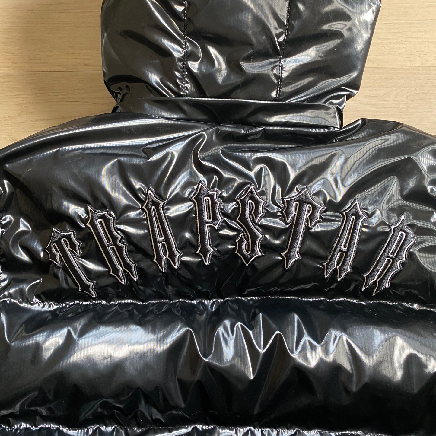SHINY CAP TRAPSTAR PUFFER- BLACK 2.0