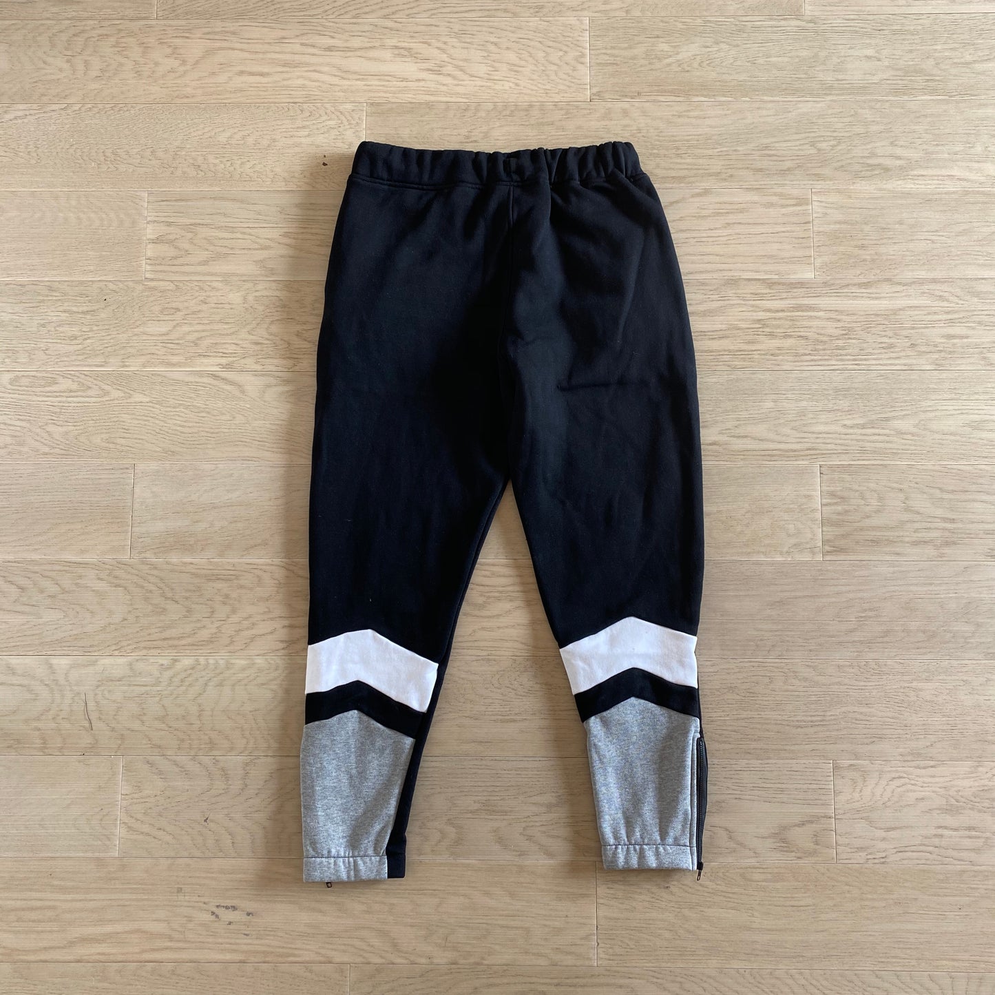 TRAPSTAR V-STRIPE BLACK/GREY TRACKSUIT 3.0