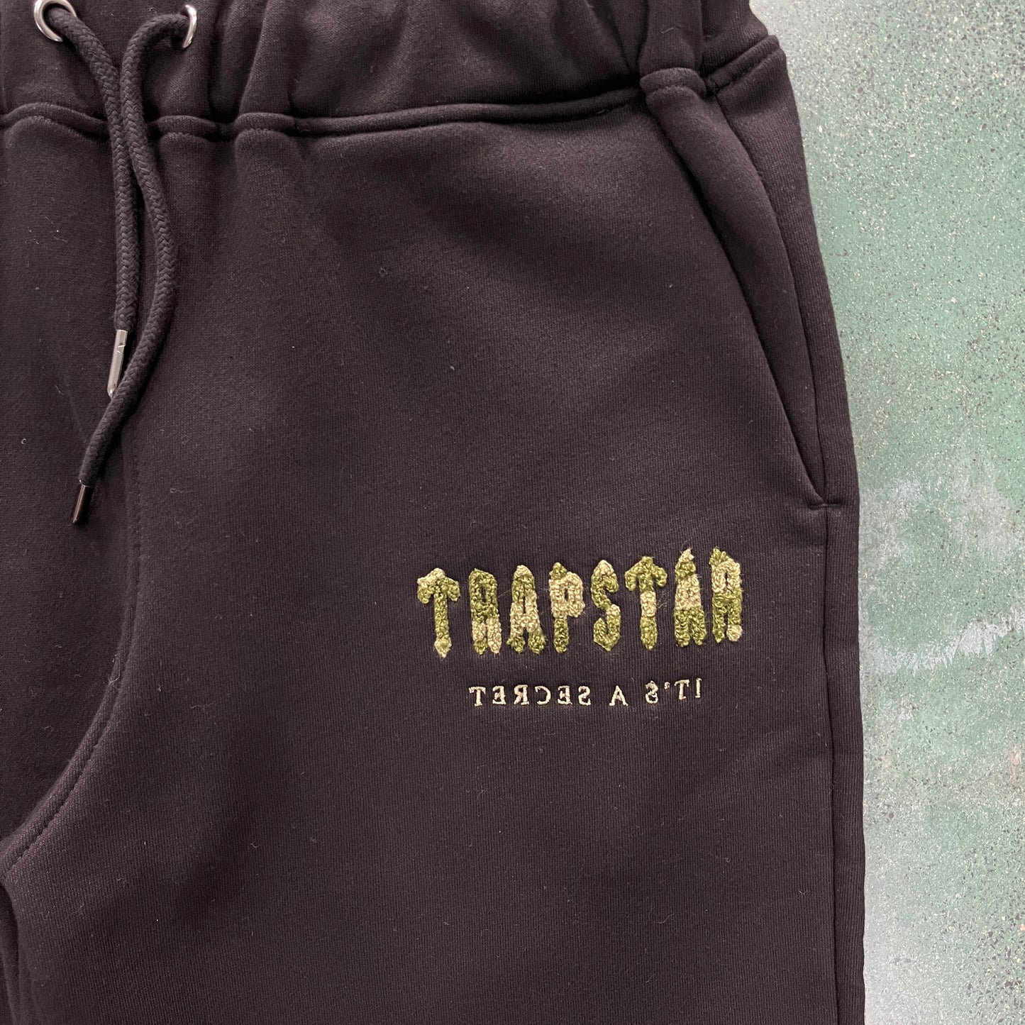 TRAPSTAR BLACK TRACKSUIT 1.0