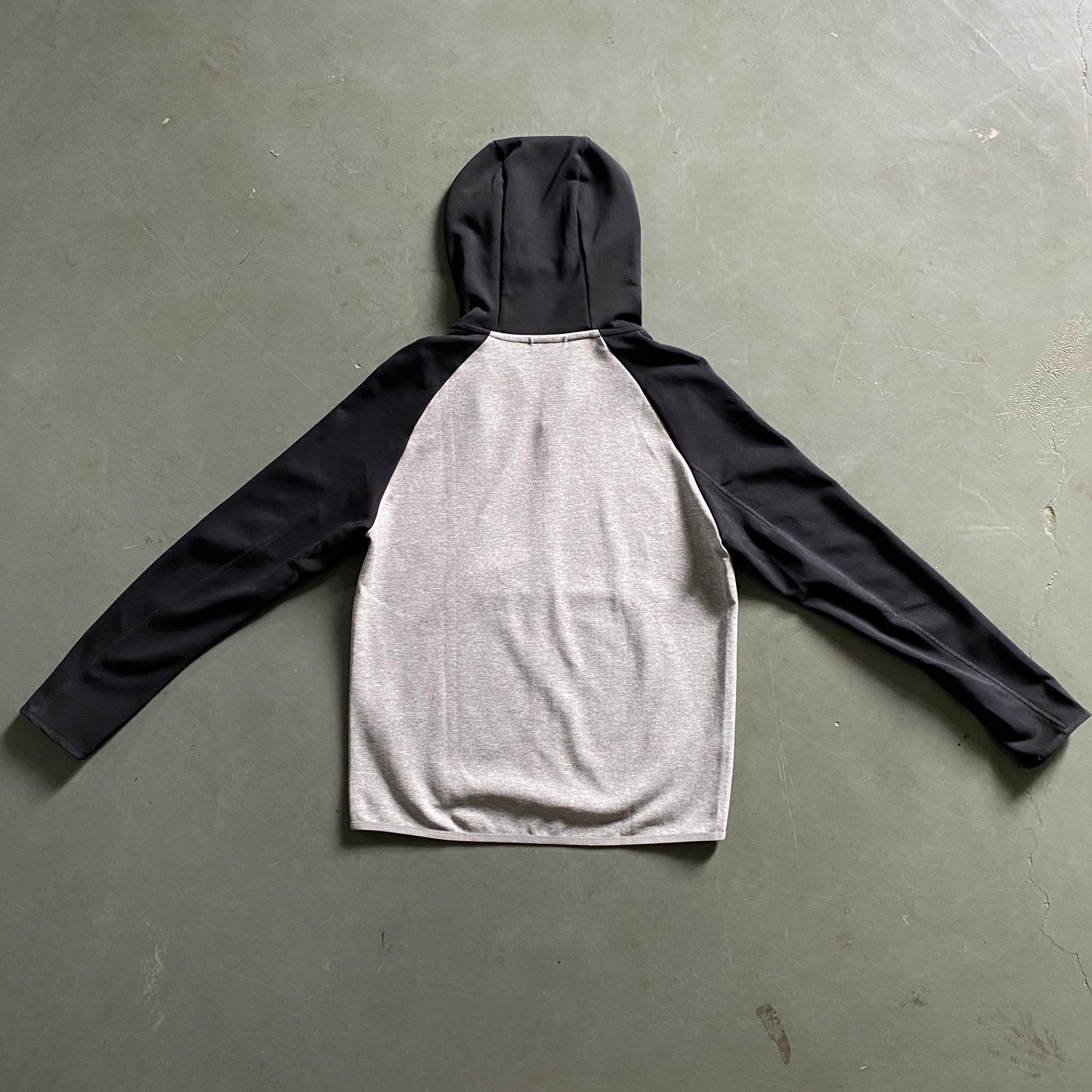 BLACK & LIGHT GREY NIKE TECH FLEECE