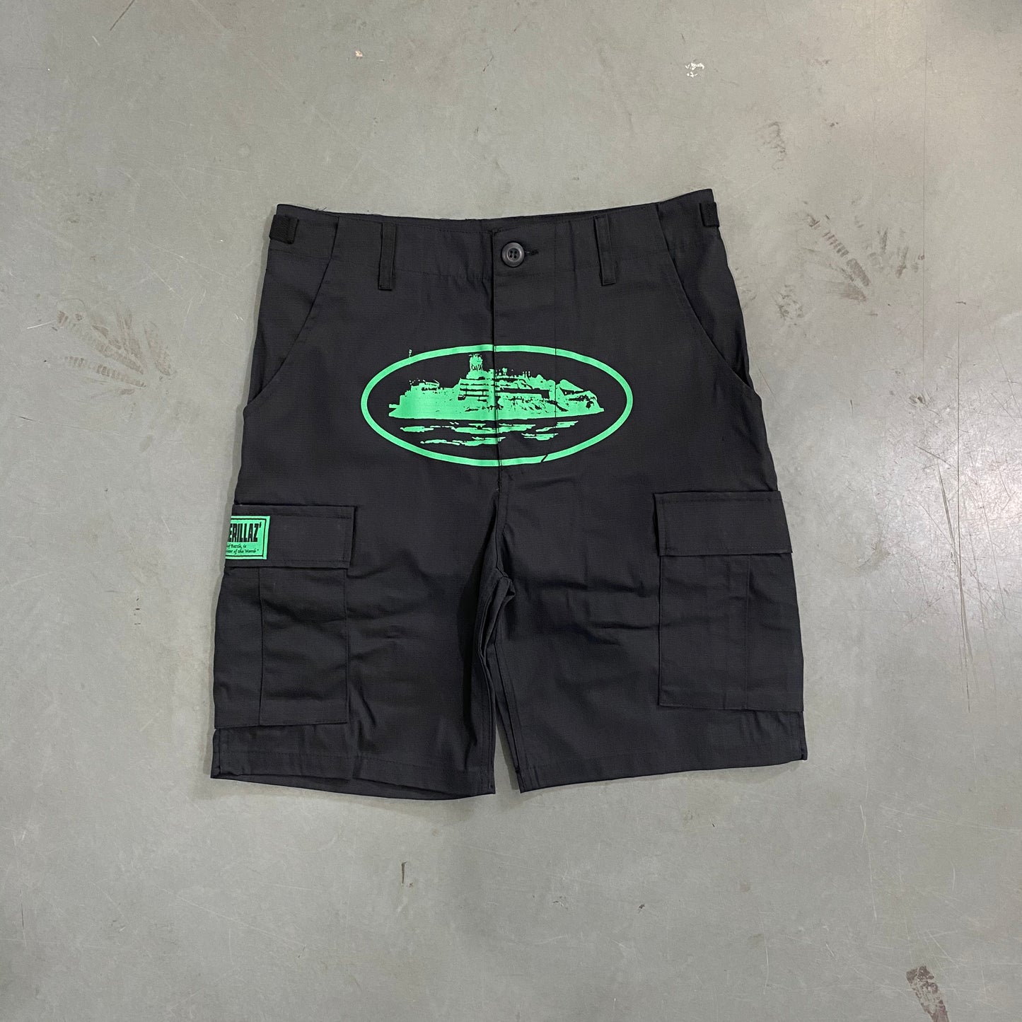 CORTEIZ BLACK/GREEN CARGO SHORTS