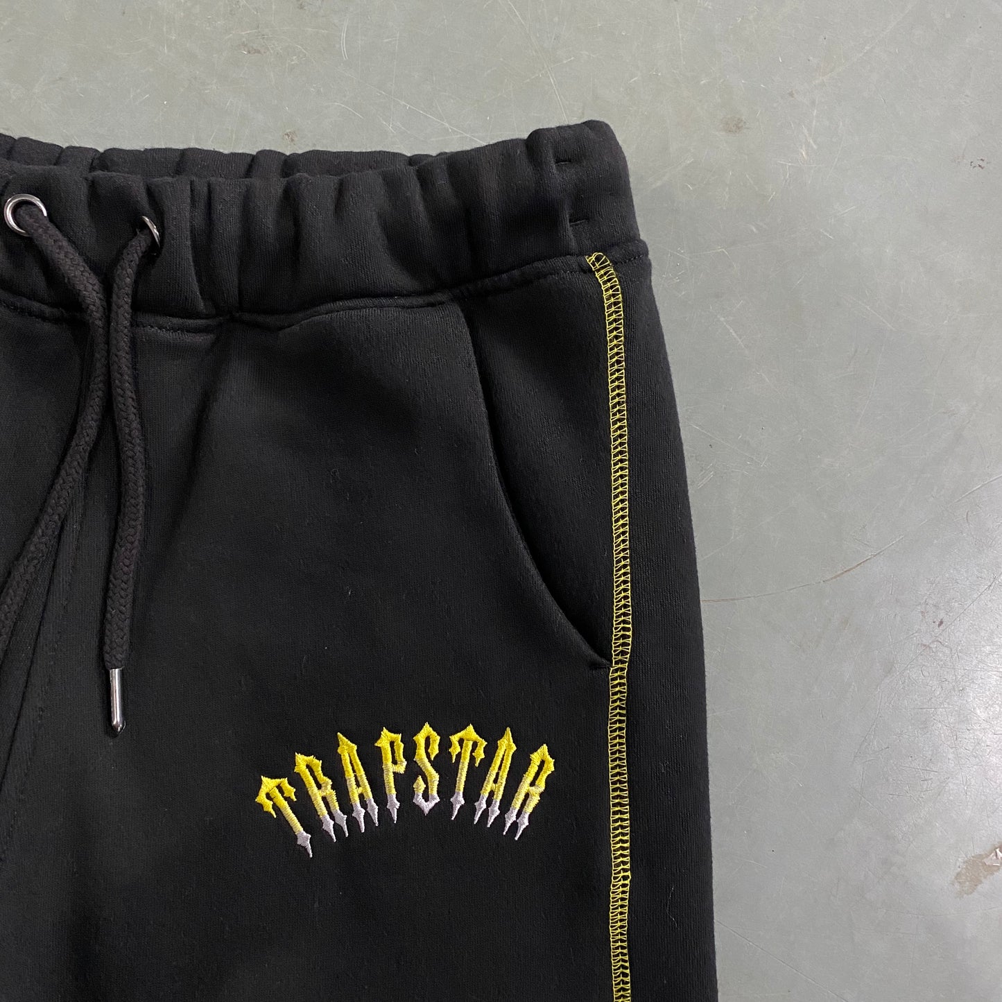 TRAPSTAR BLACK/YELLOW TRACKSUIT 2.0