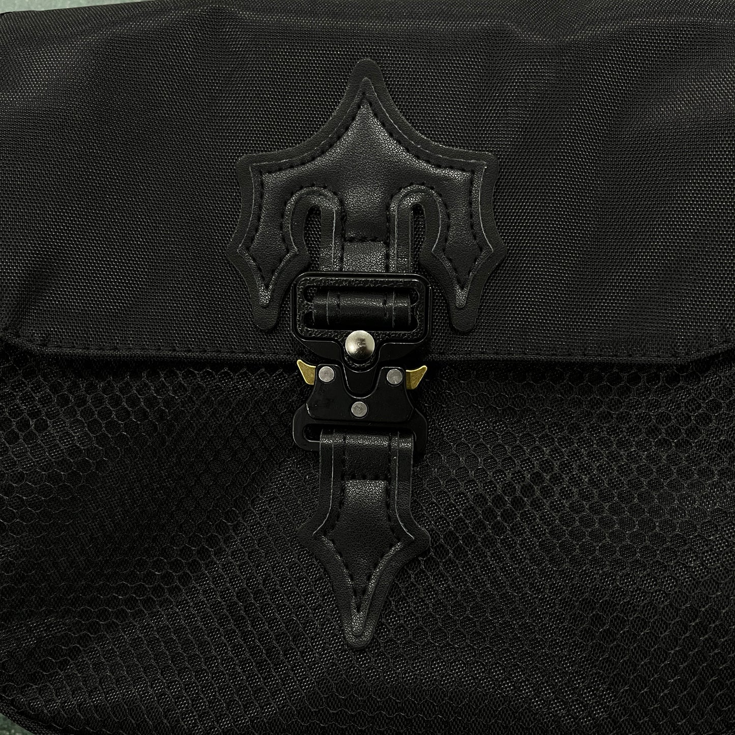 TRAPSTAR BLACK BAG