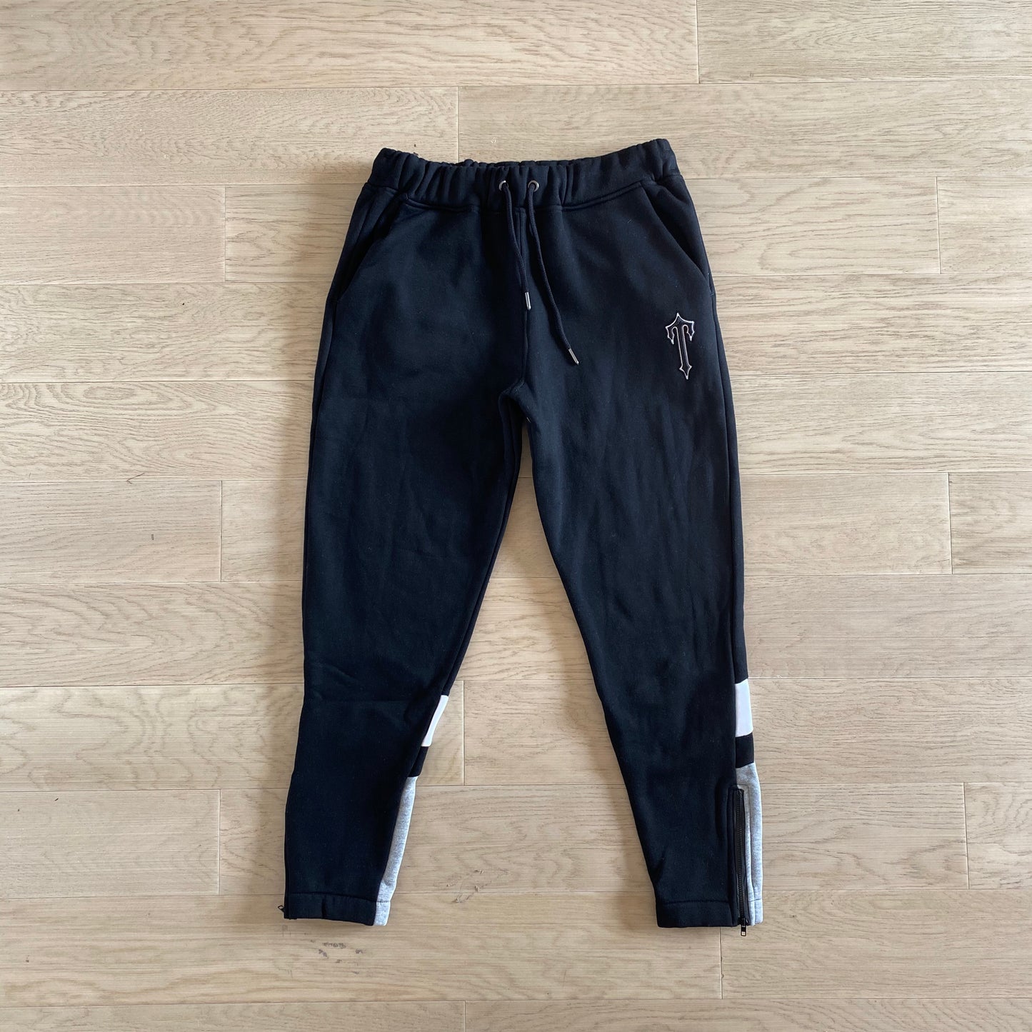 TRAPSTAR V-STRIPE BLACK/GREY TRACKSUIT 3.0