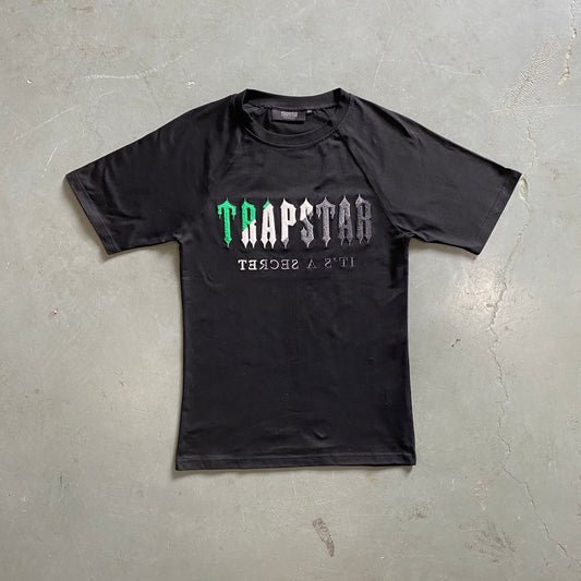 CHENILLE TRAPSTAR BLACK/GREEN T-SHIRT