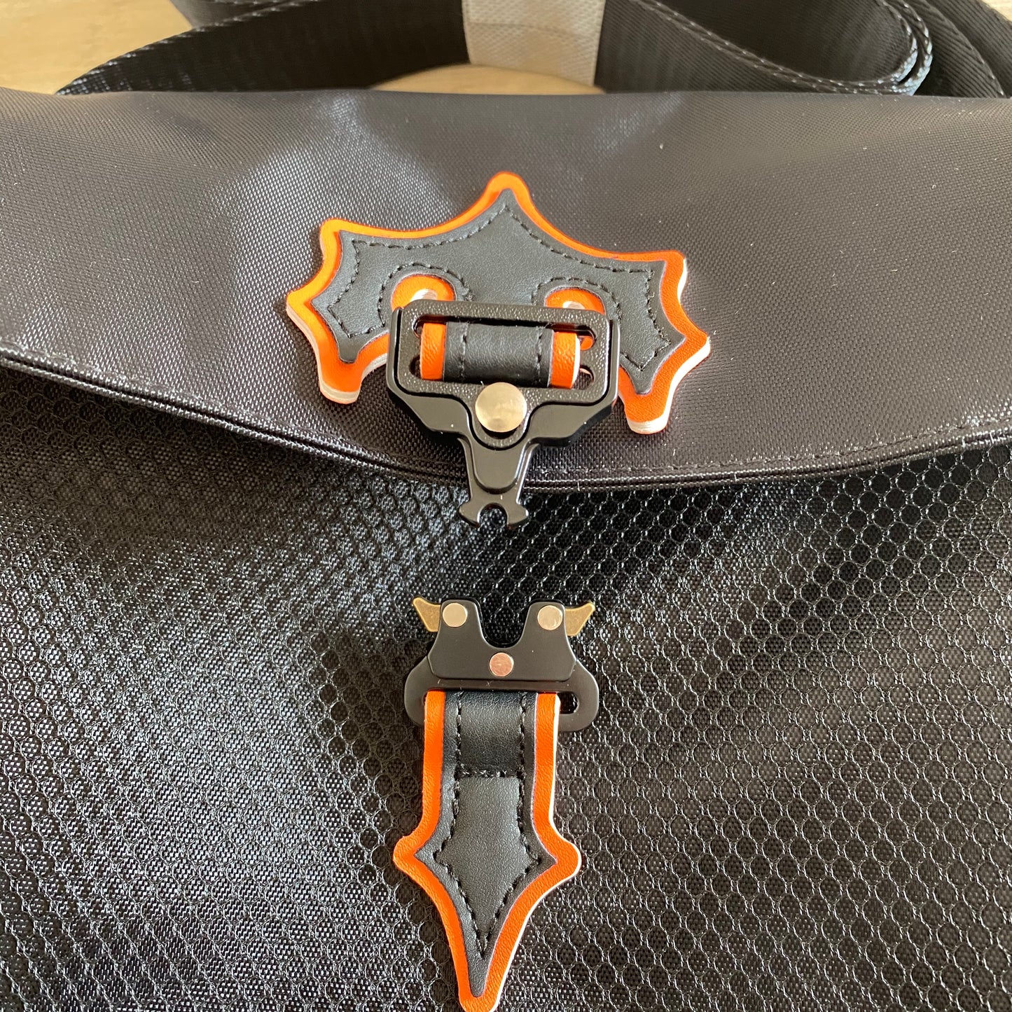 TRAPSTAR BLACK/ORANGE BAG