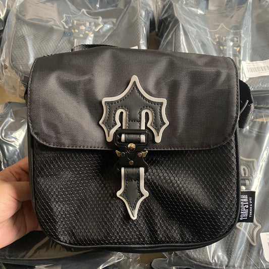 TRAPSTAR BLACK/REFLECTIVE BAG
