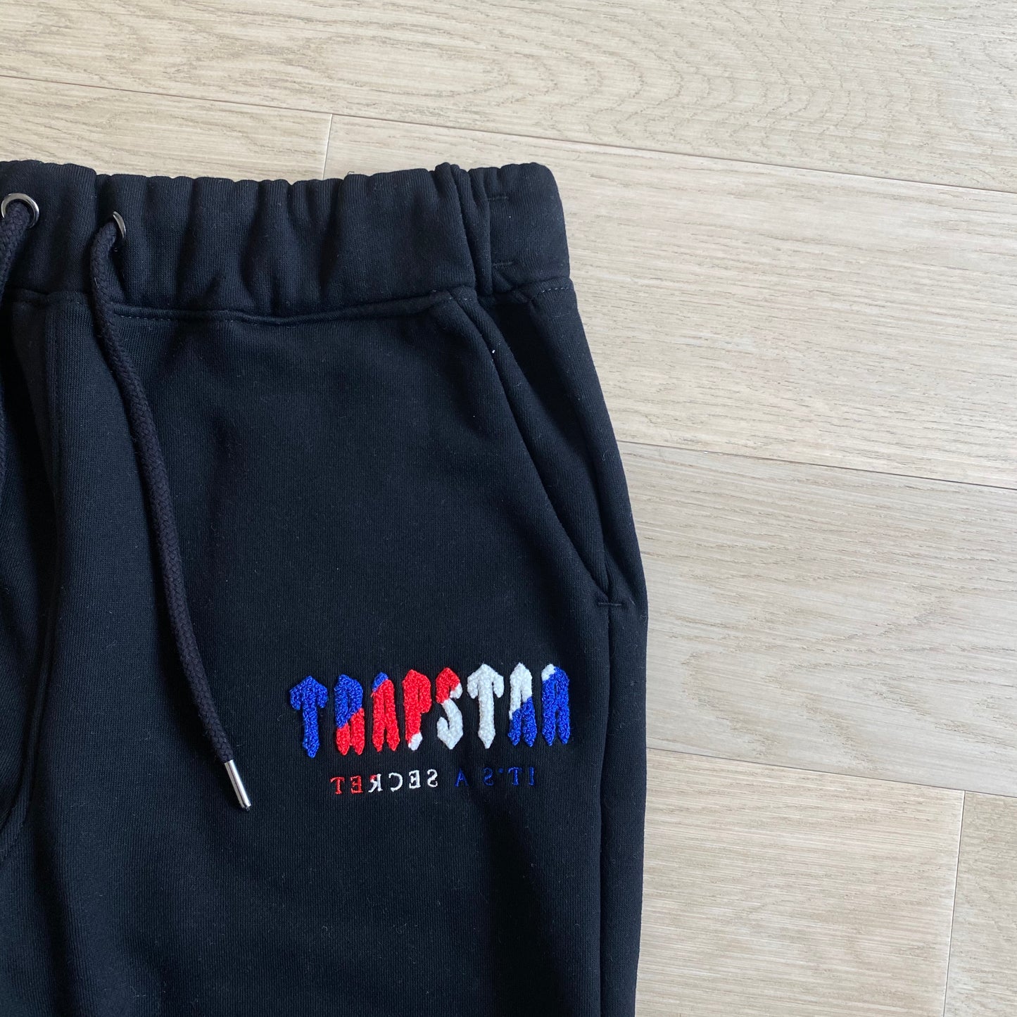 TRAPSTAR REVOLUTION BLACK TRACKSUIT 3.0