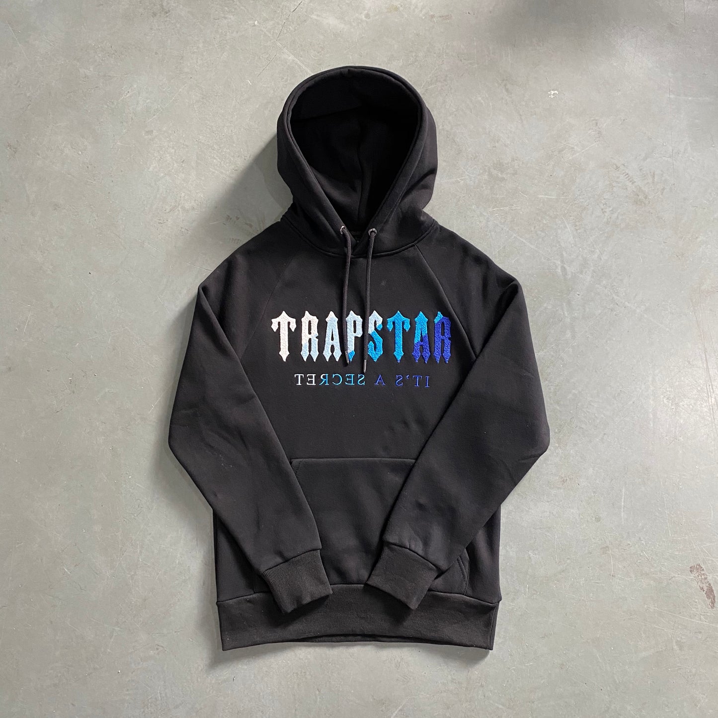CHENILLE TRAPSTAR BLACK/BLUE TRACKSUIT 1.0