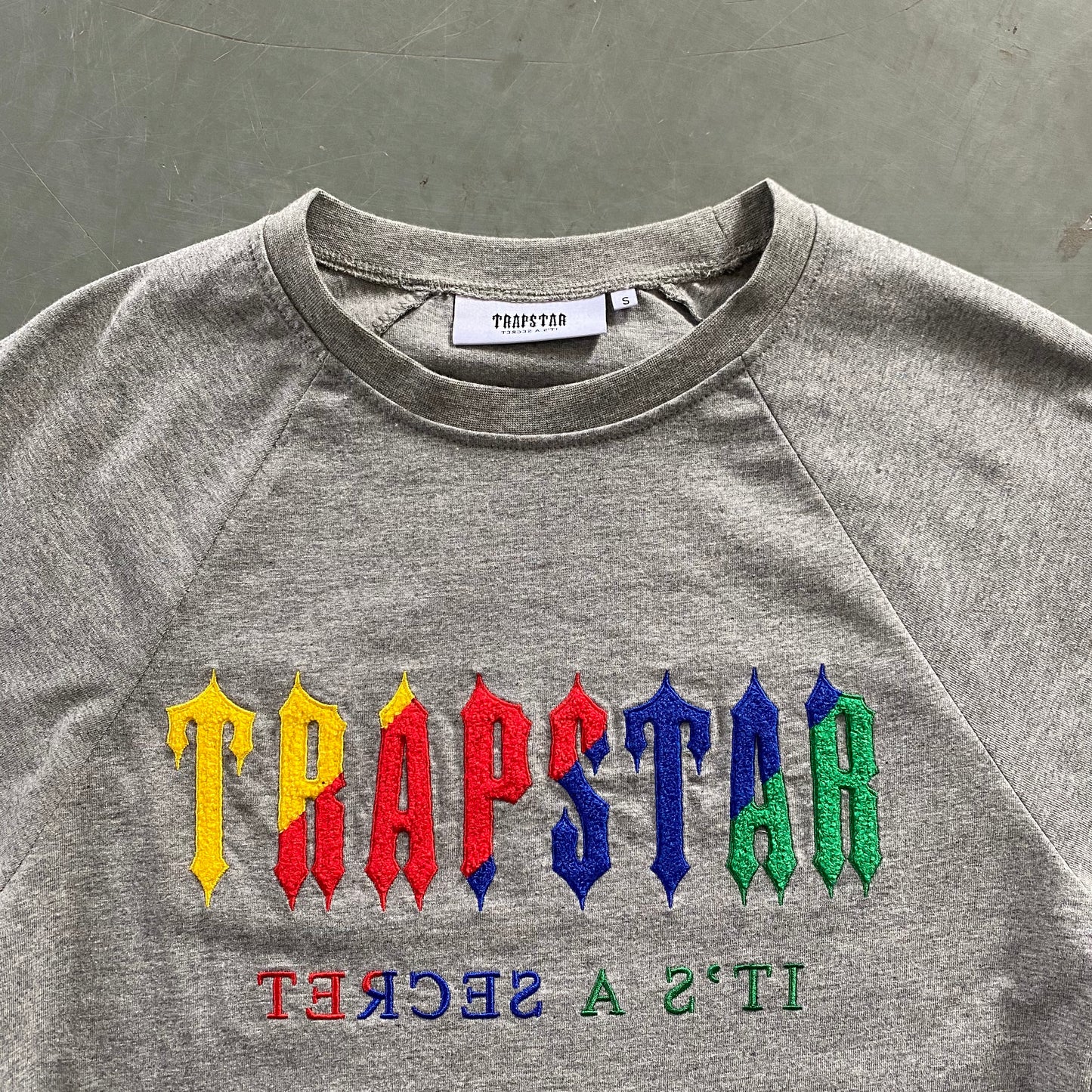 TRAPSTAR GREY RAINBOW SUIT