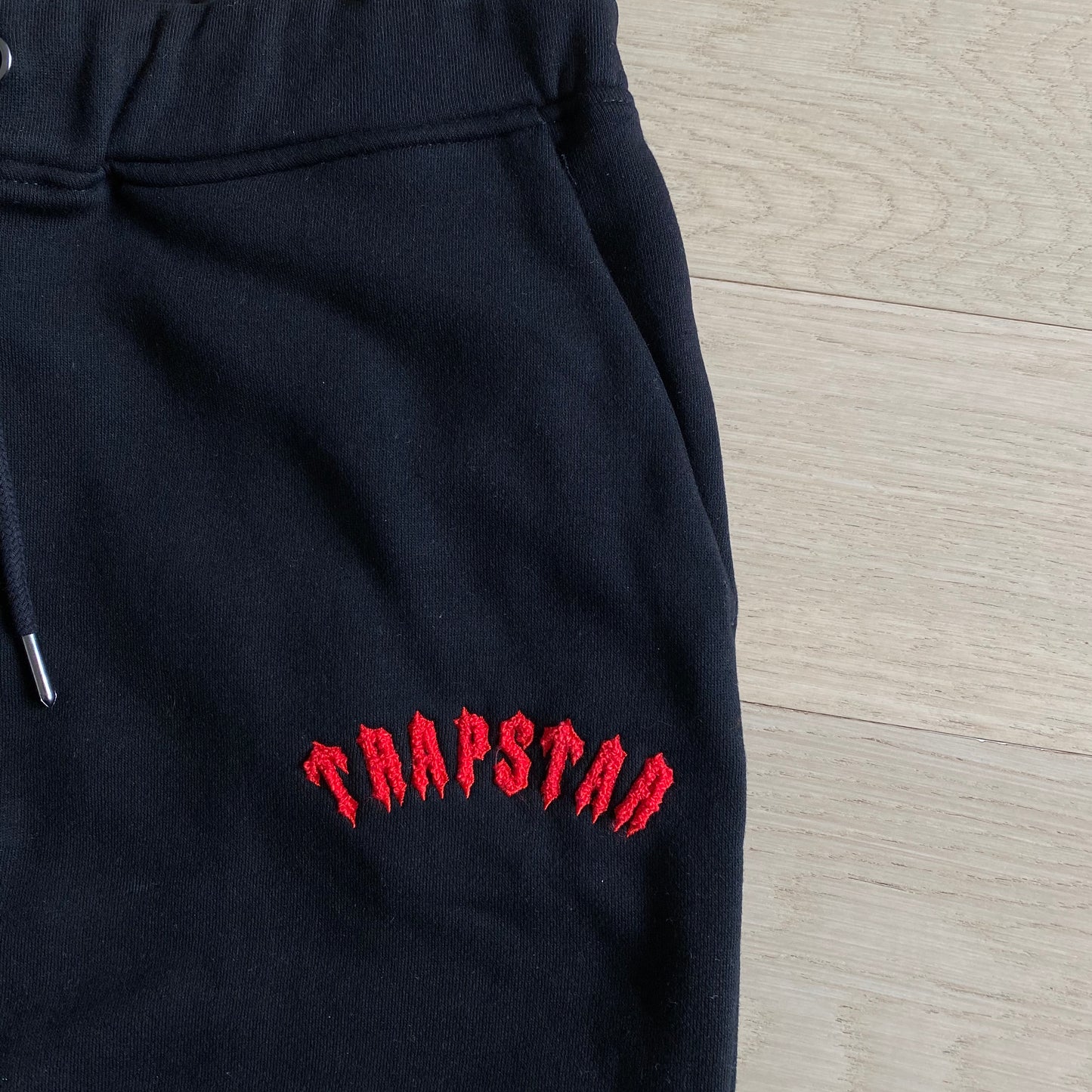 ARCH TRAPSTAR BLACK/RED TRACKSUIT