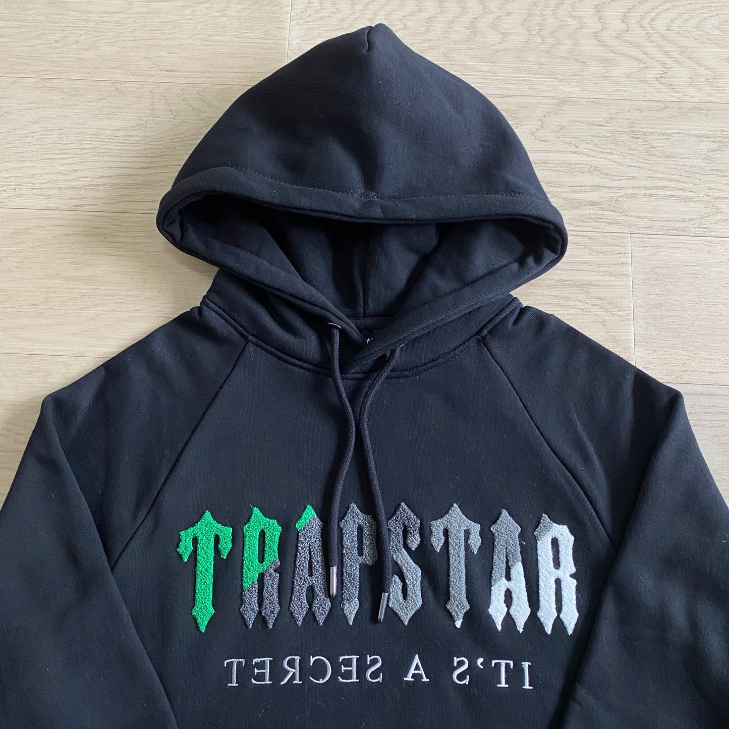 TRAPSTAR BLACK/GREEN TRACKSUIT 2.0