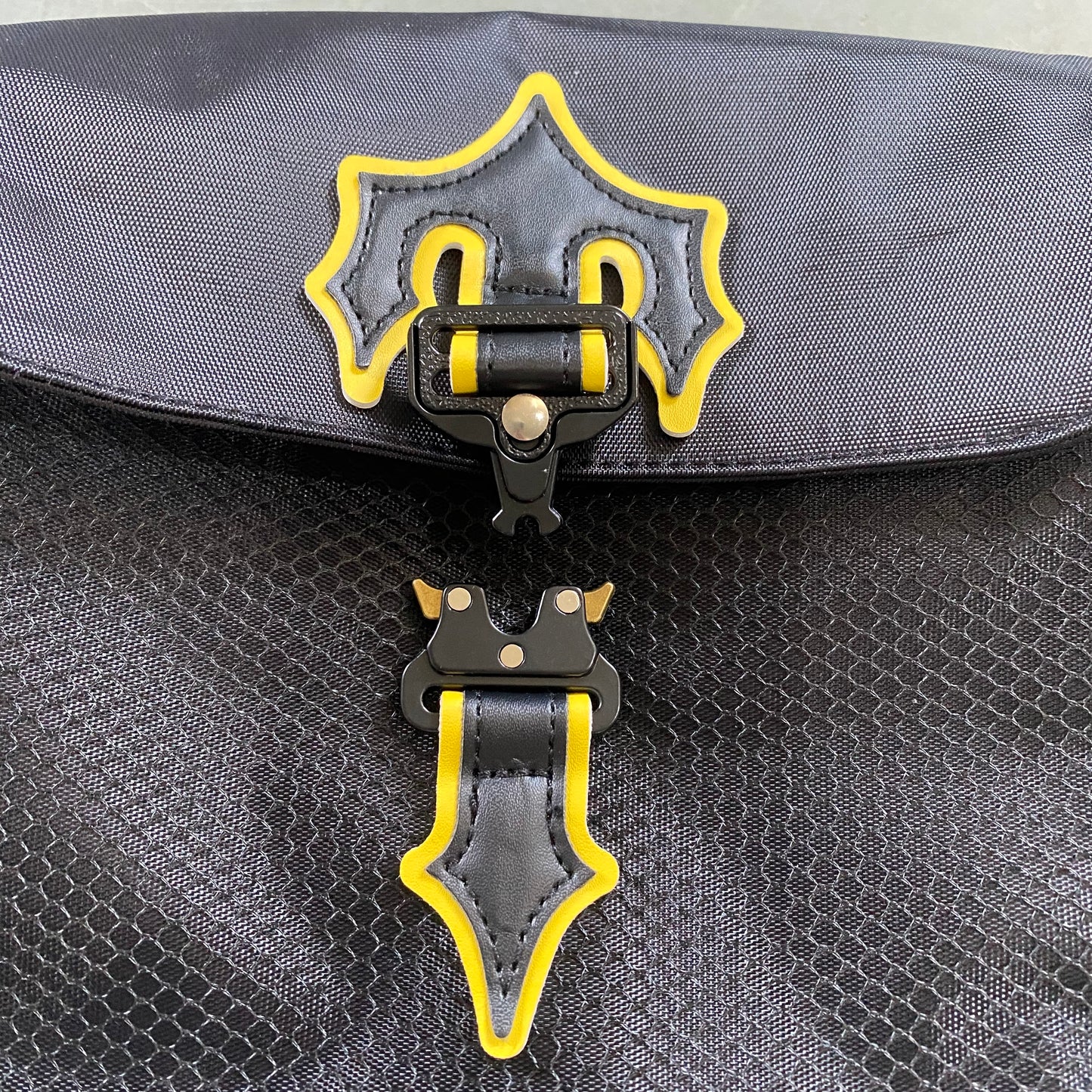 TRAPSTAR BLACK/YELLOW BAG