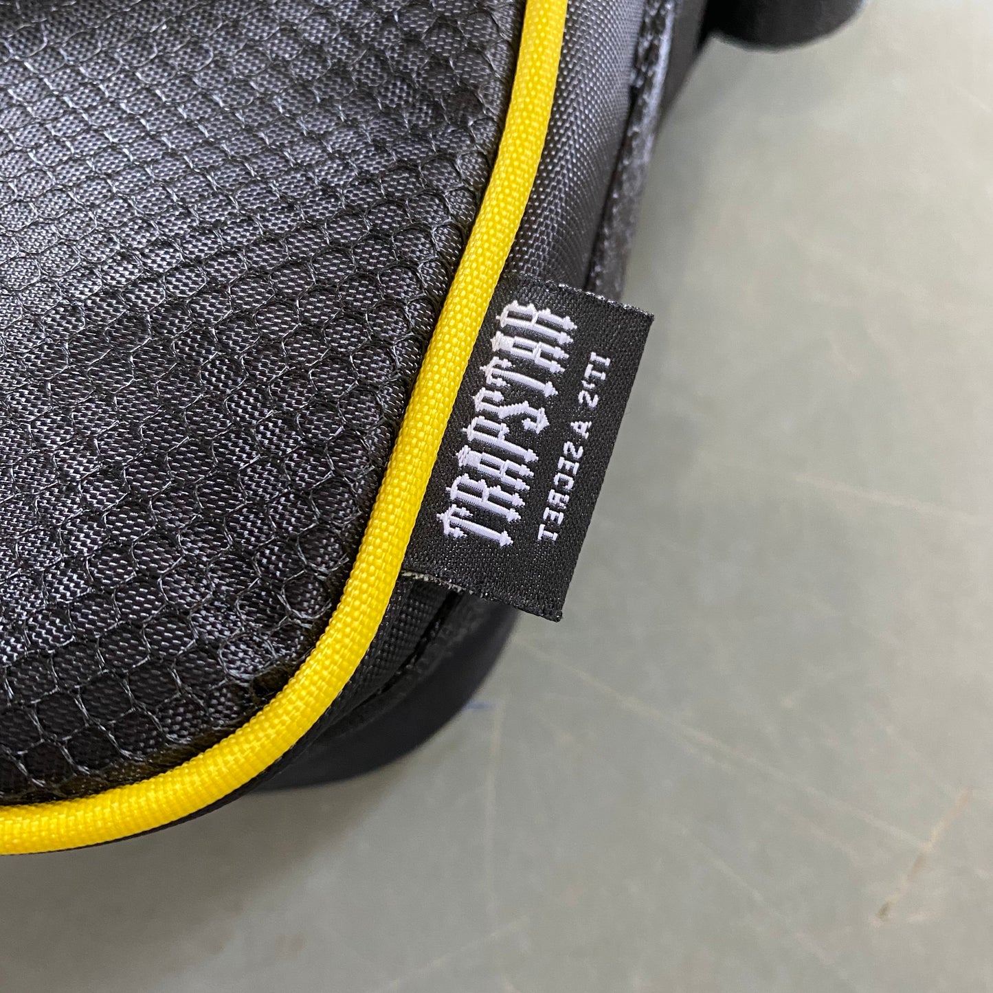 TRAPSTAR BLACK/YELLOW BAG