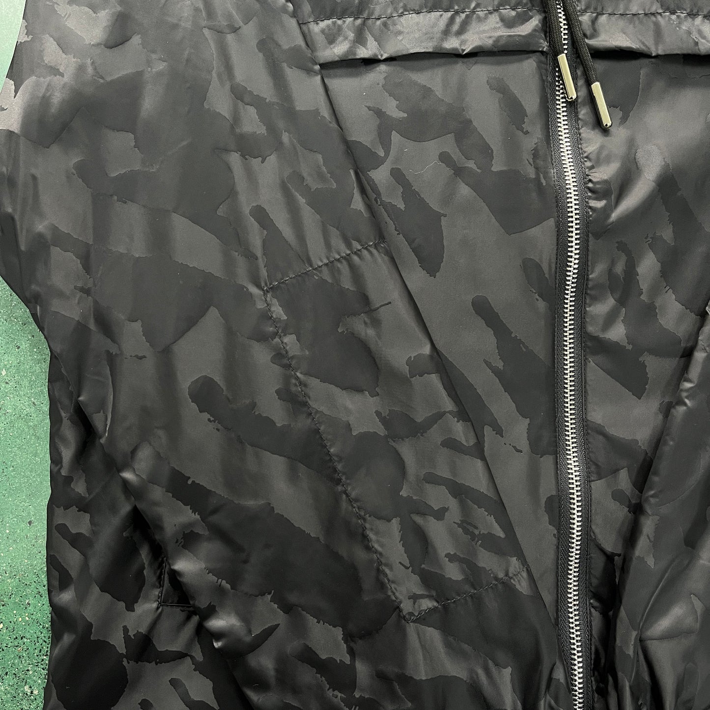 HYPERDRIVE ZIP TRACK TOP - CAMO GREY