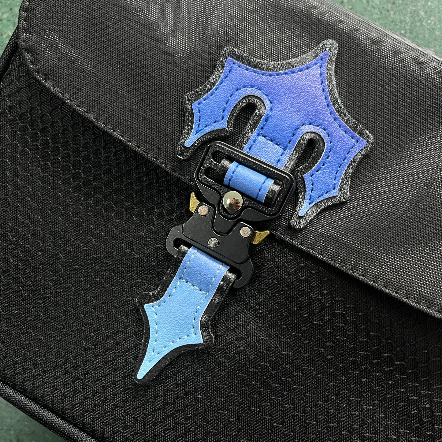 TRAPSTAR BLACK/BLUE BAG