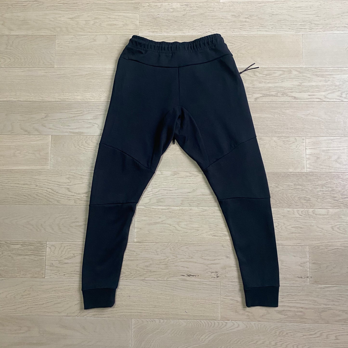 BLACK & NAVY NIKE TECH FLEECE