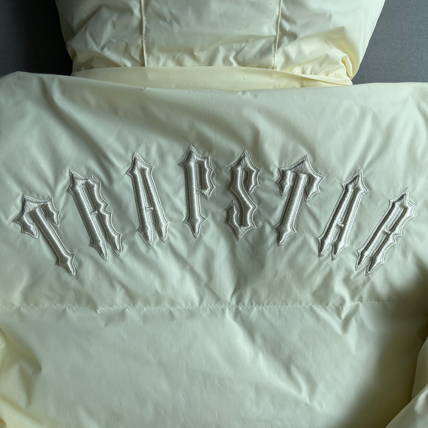 WOMEN TRAPSTAR CREAM JACKET 2.0