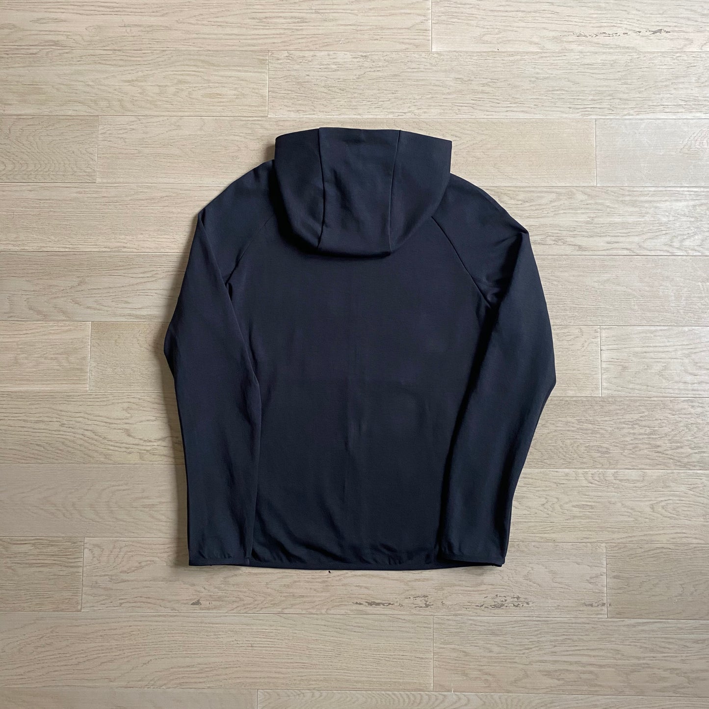 OLD SEASON BLACK NIKE TECH FLEECE