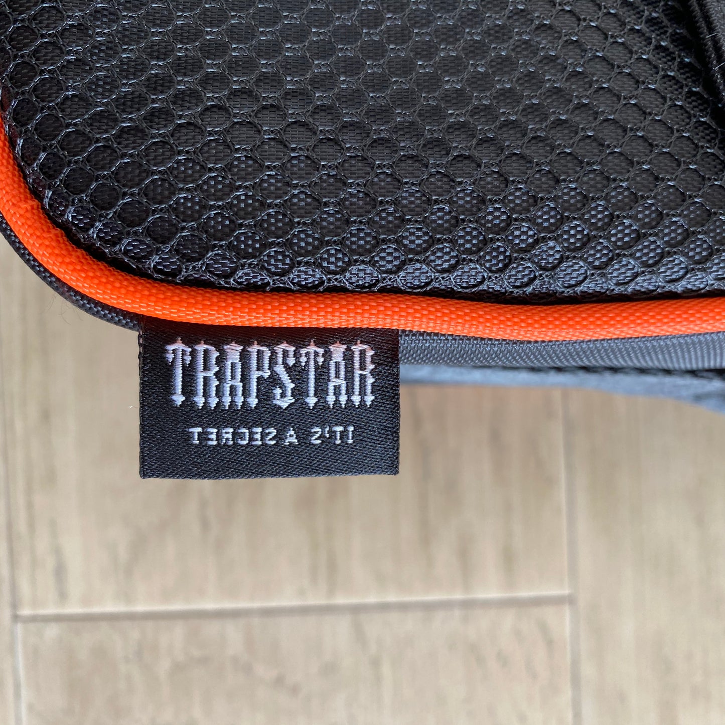 TRAPSTAR BLACK/ORANGE BAG