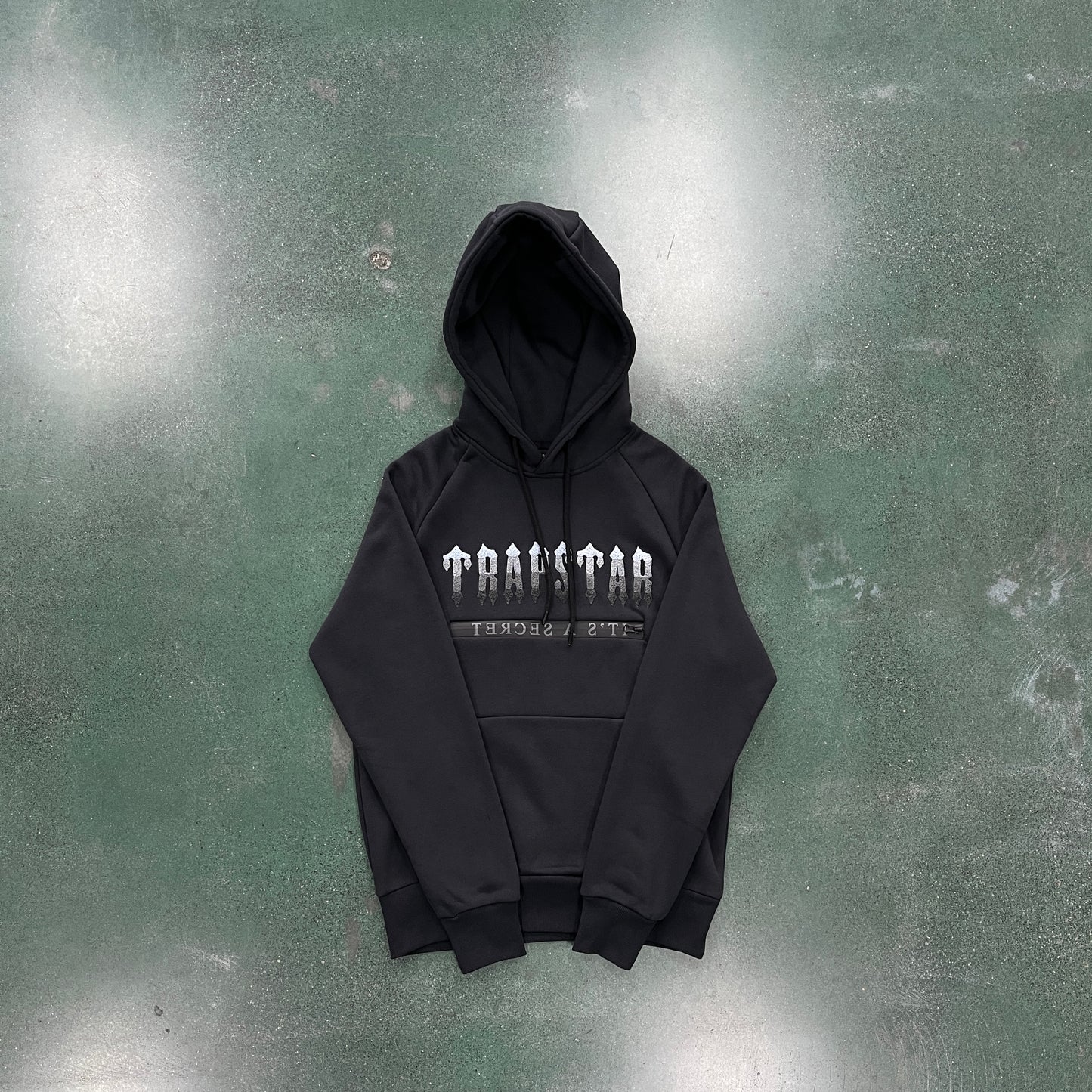 CHENILLE TRAPSTAR BLACK TRACKSUIT