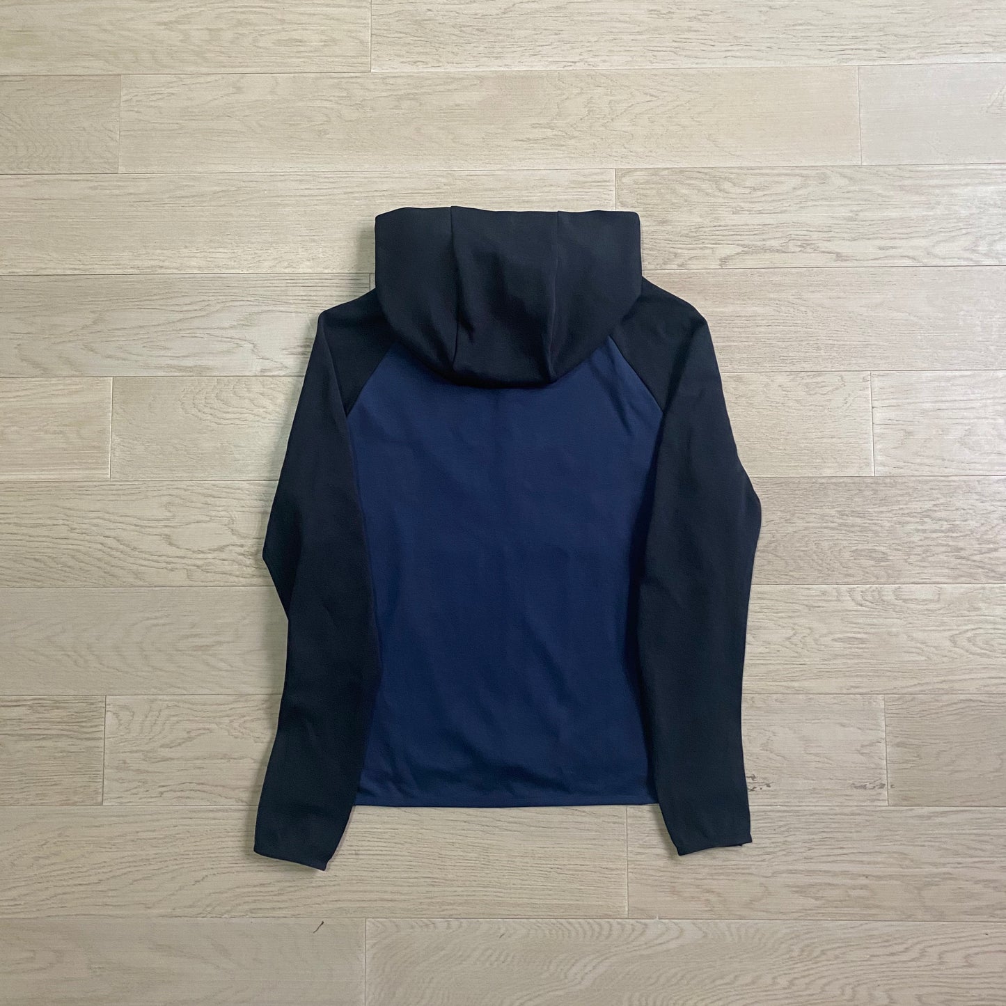 BLACK & NAVY NIKE TECH FLEECE