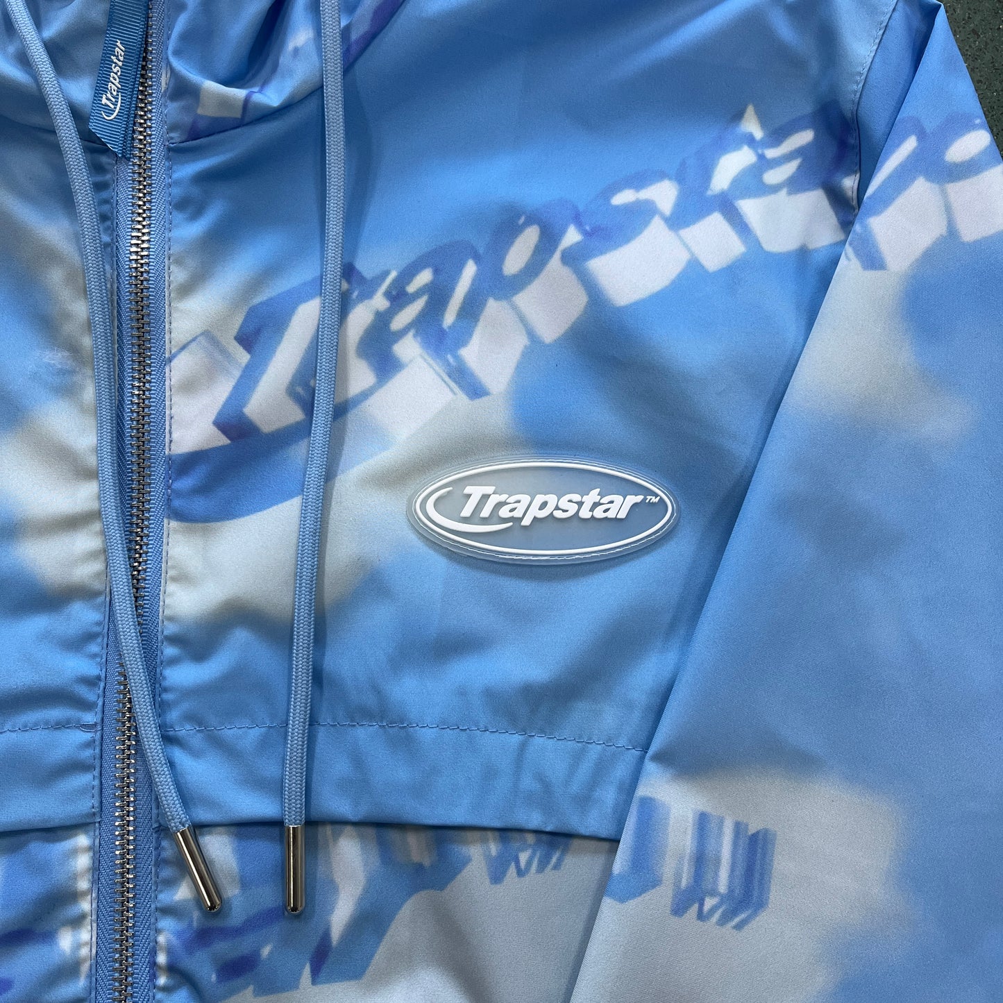 HYPERDRIVE ZIP TRACK TOP - CLOUD WINDBREAKER
